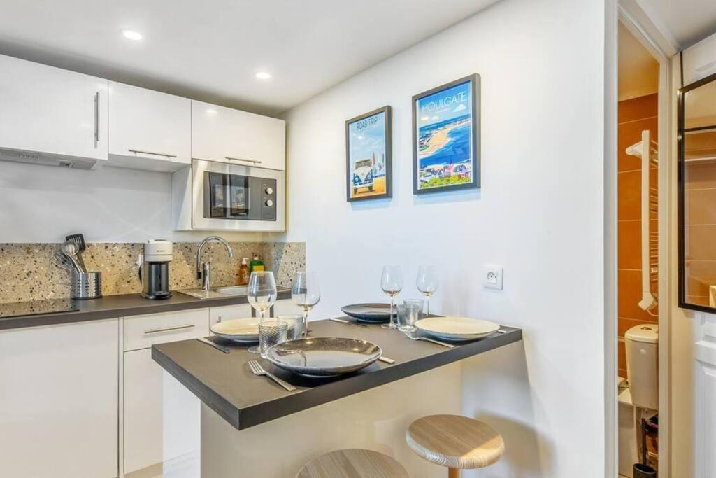 Juste La Plage - Studio Classe 3 Etoiles - Face A La Mer Houlgate Exterior foto